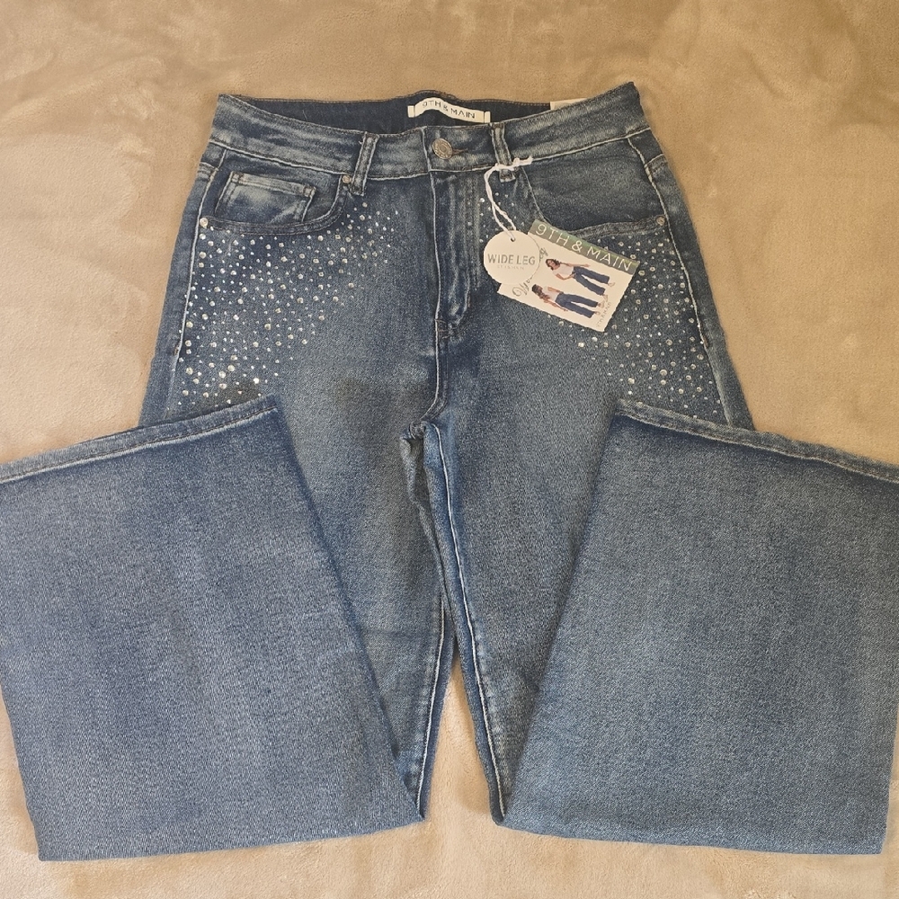 Elegant Wide-Leg Blue Jeans With Rhinestones